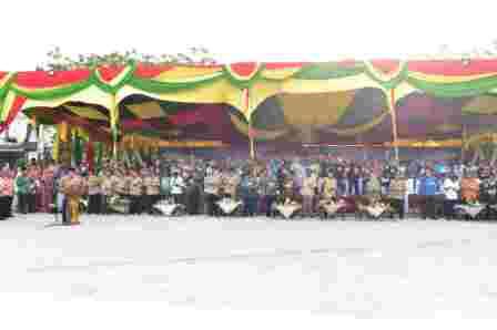 Pembukaan Festival Kelapa Internasional di Tembilahan diWarnai Panggung Roboh